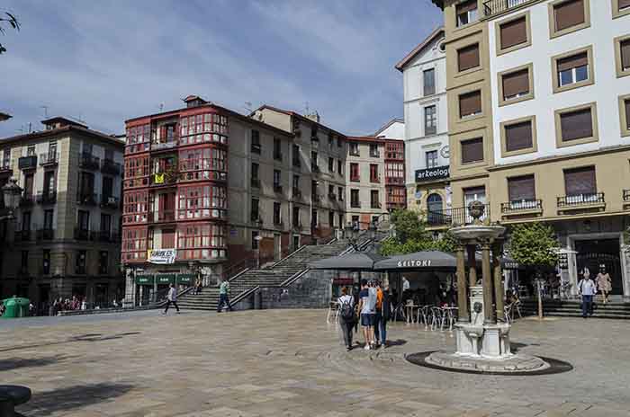 Vizcaya - Bilbao - plaza Miguel de Unamuno 1.jpg